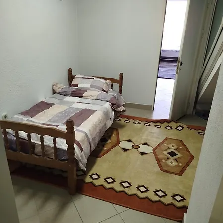 Tokyo Apartment *